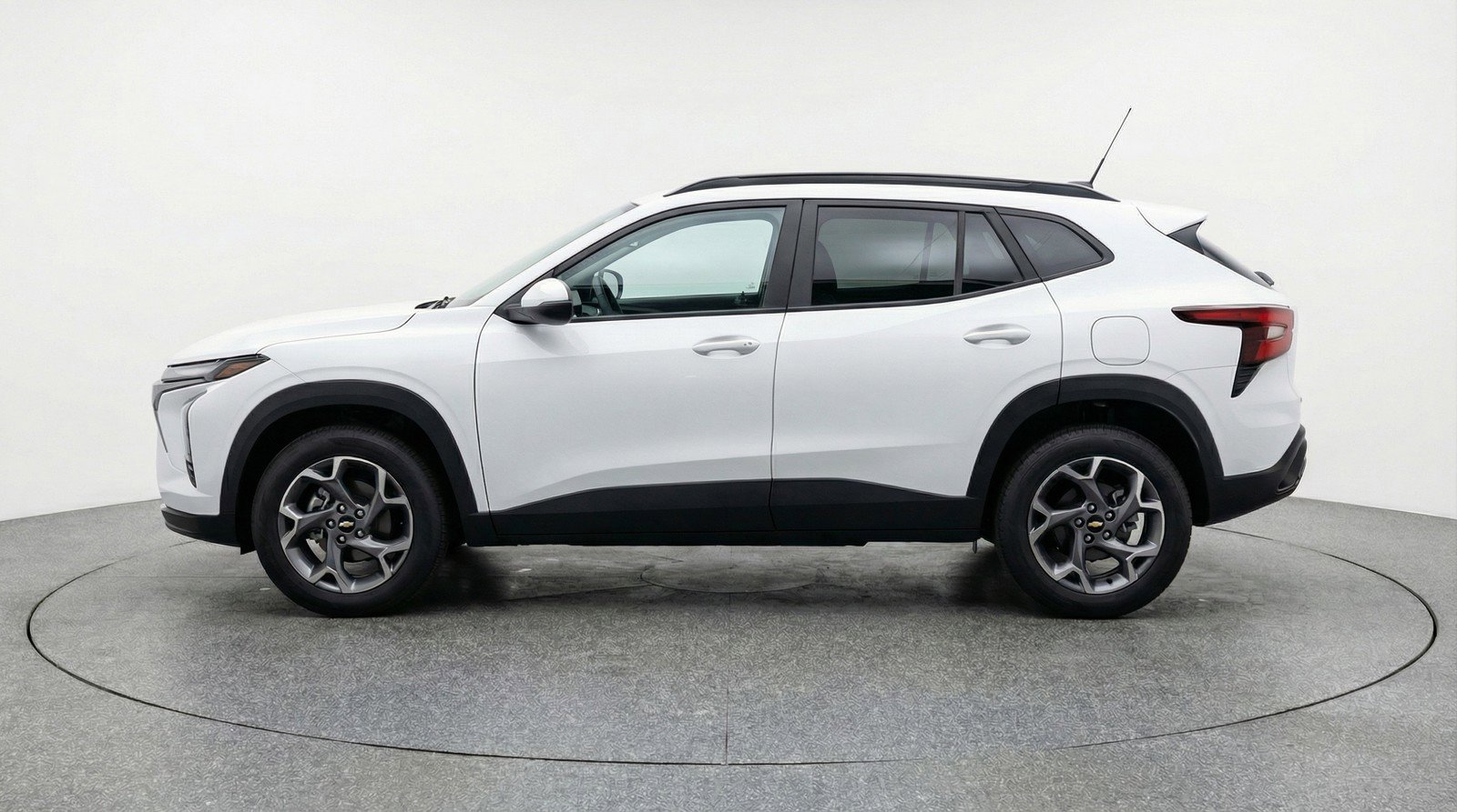 Used 2025 Chevrolet Trax LT image 5
