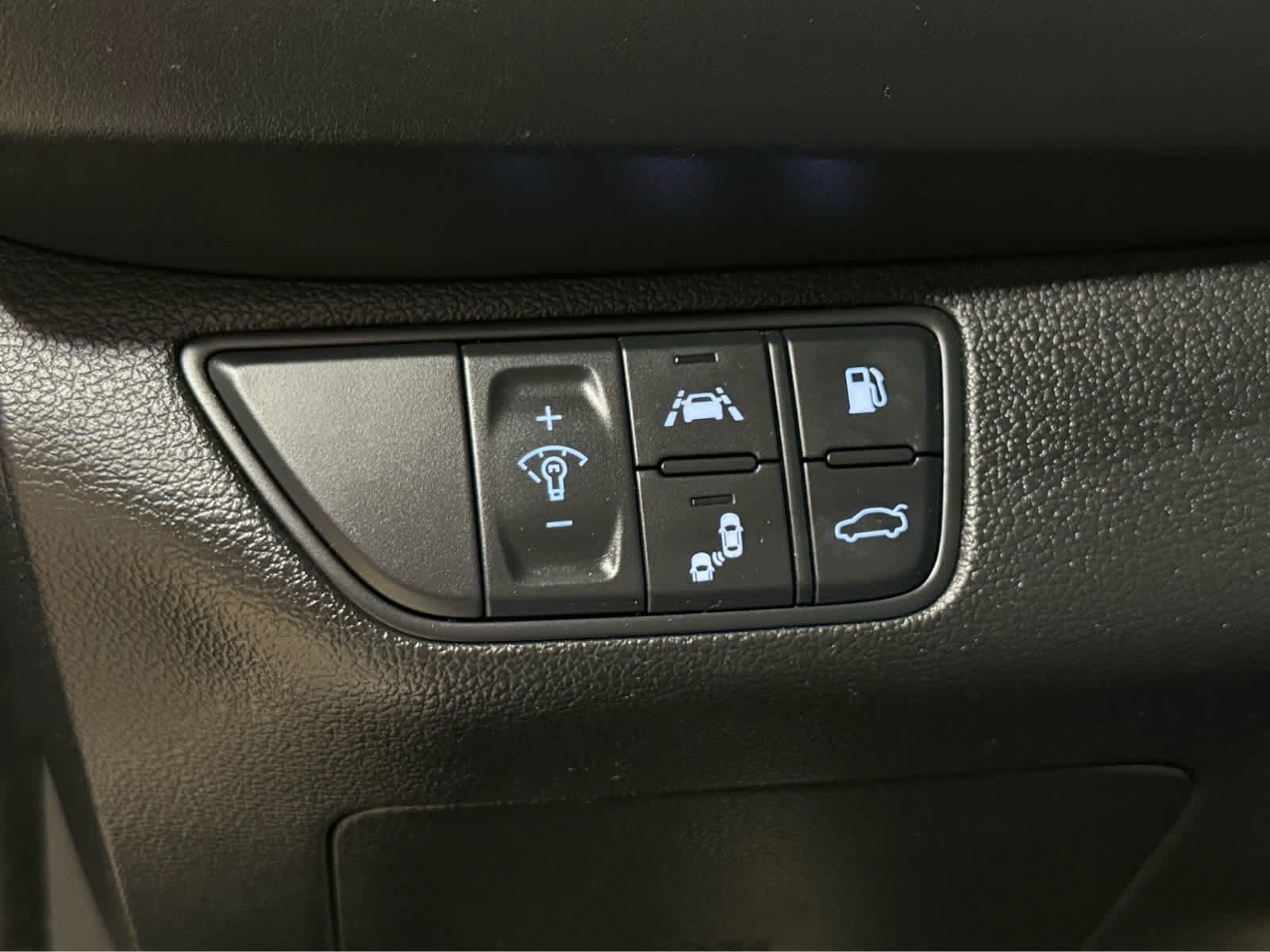 Used 2019 Genesis G70 3.3T Advanced w/ Sport Package image 18