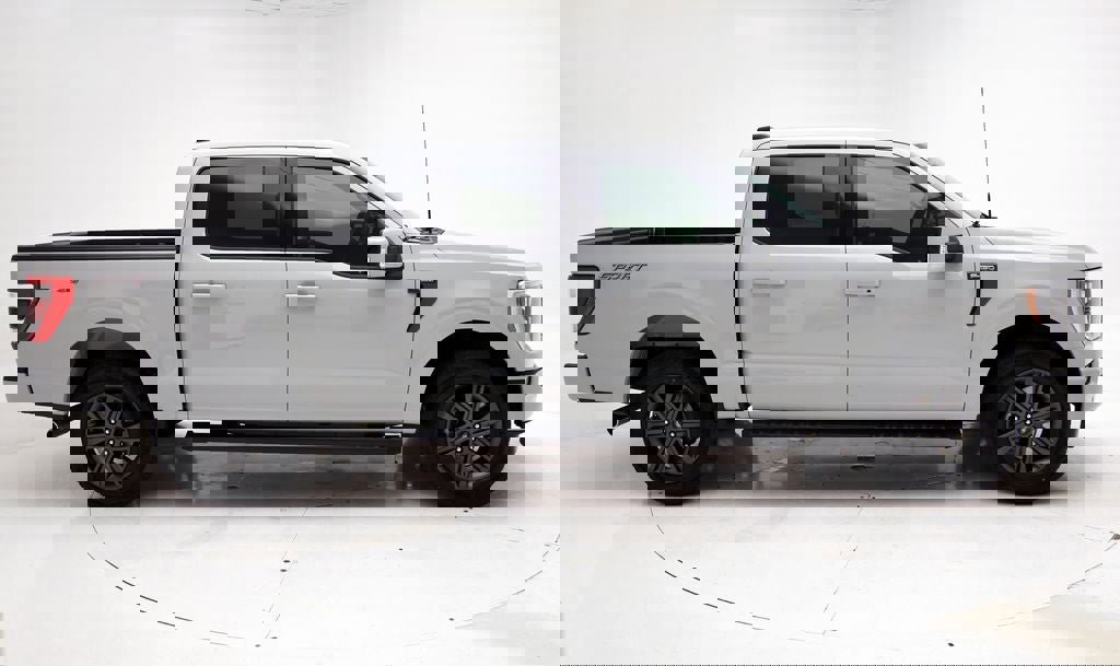 Used 2023 Ford F150 Lariat w/ Equipment Group 502A High image 3