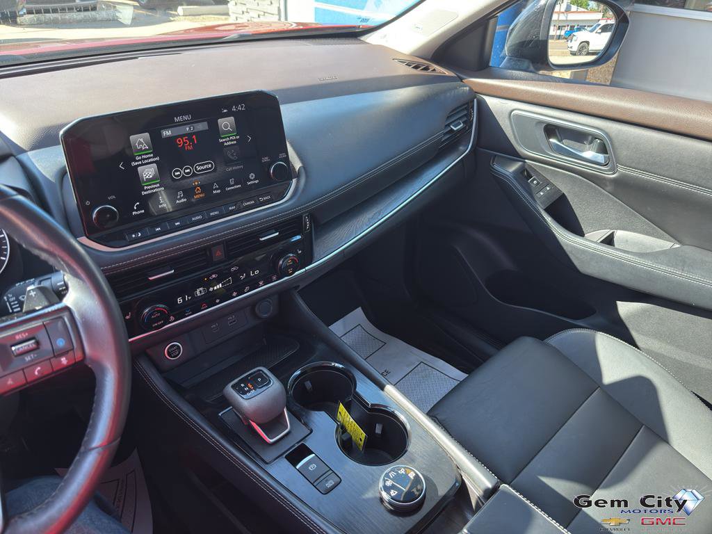 Used 2021 Nissan Rogue SL w/ Premium Package image 19