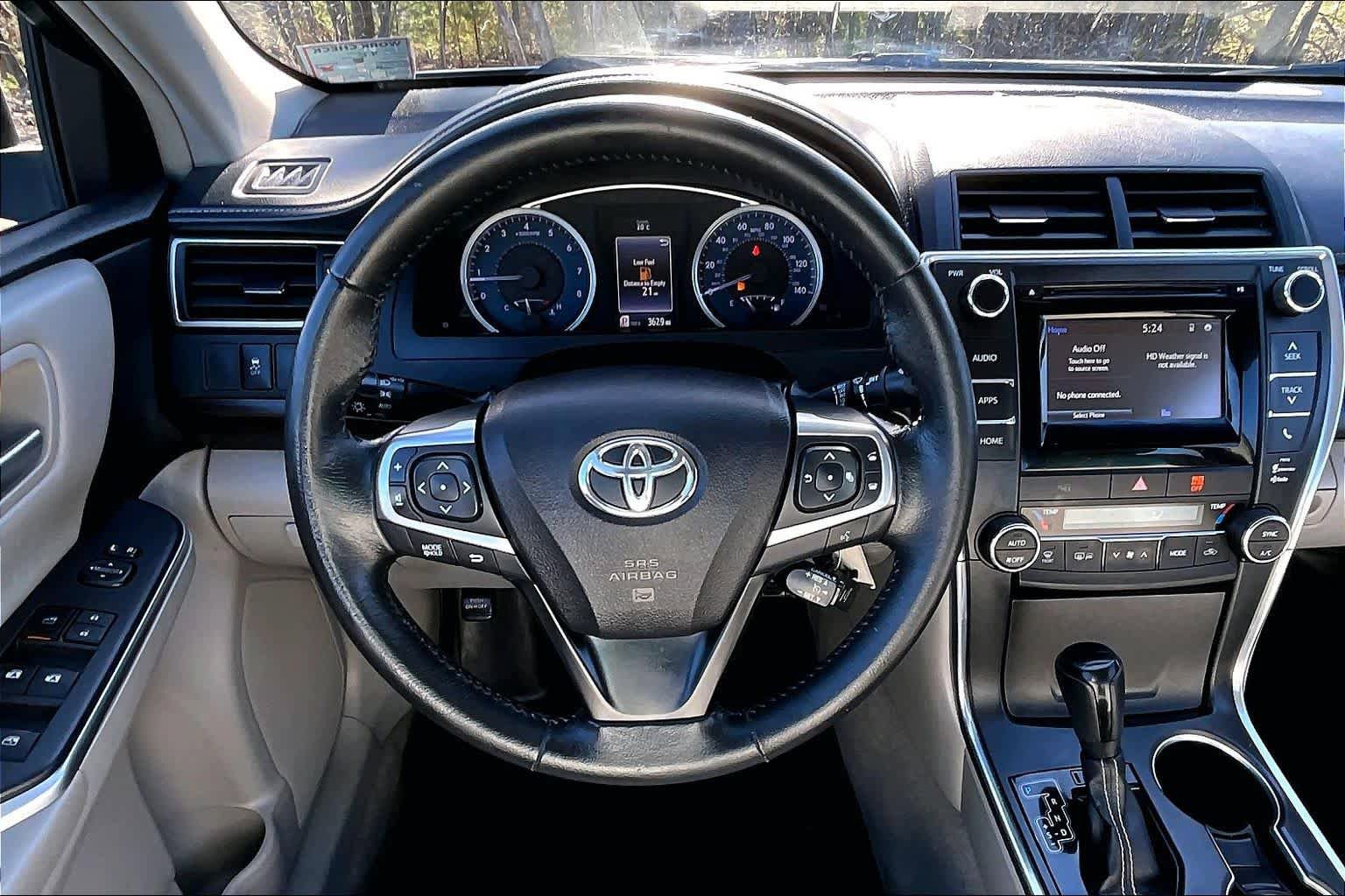 Used 2015 Toyota Camry XLE FWD image 6