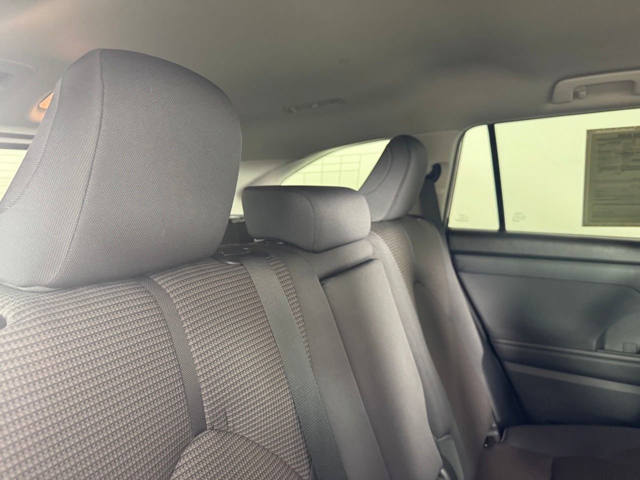 Used 2021 Toyota Highlander LE FWD image 25