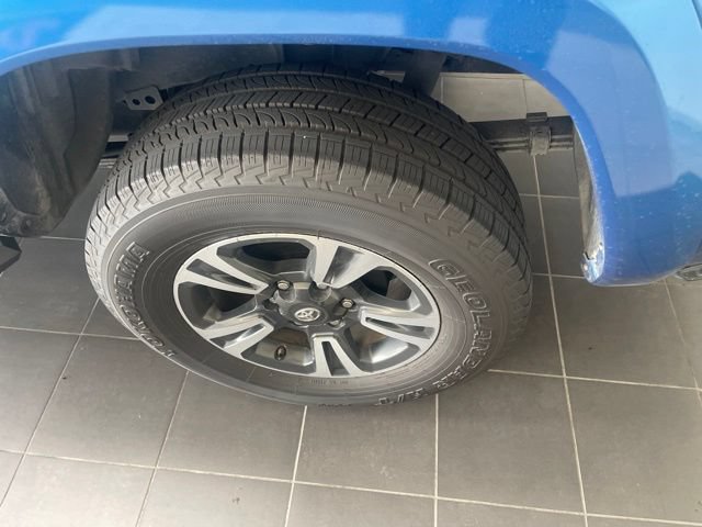 Used 2017 Toyota Tacoma TRD Sport RWD image 8