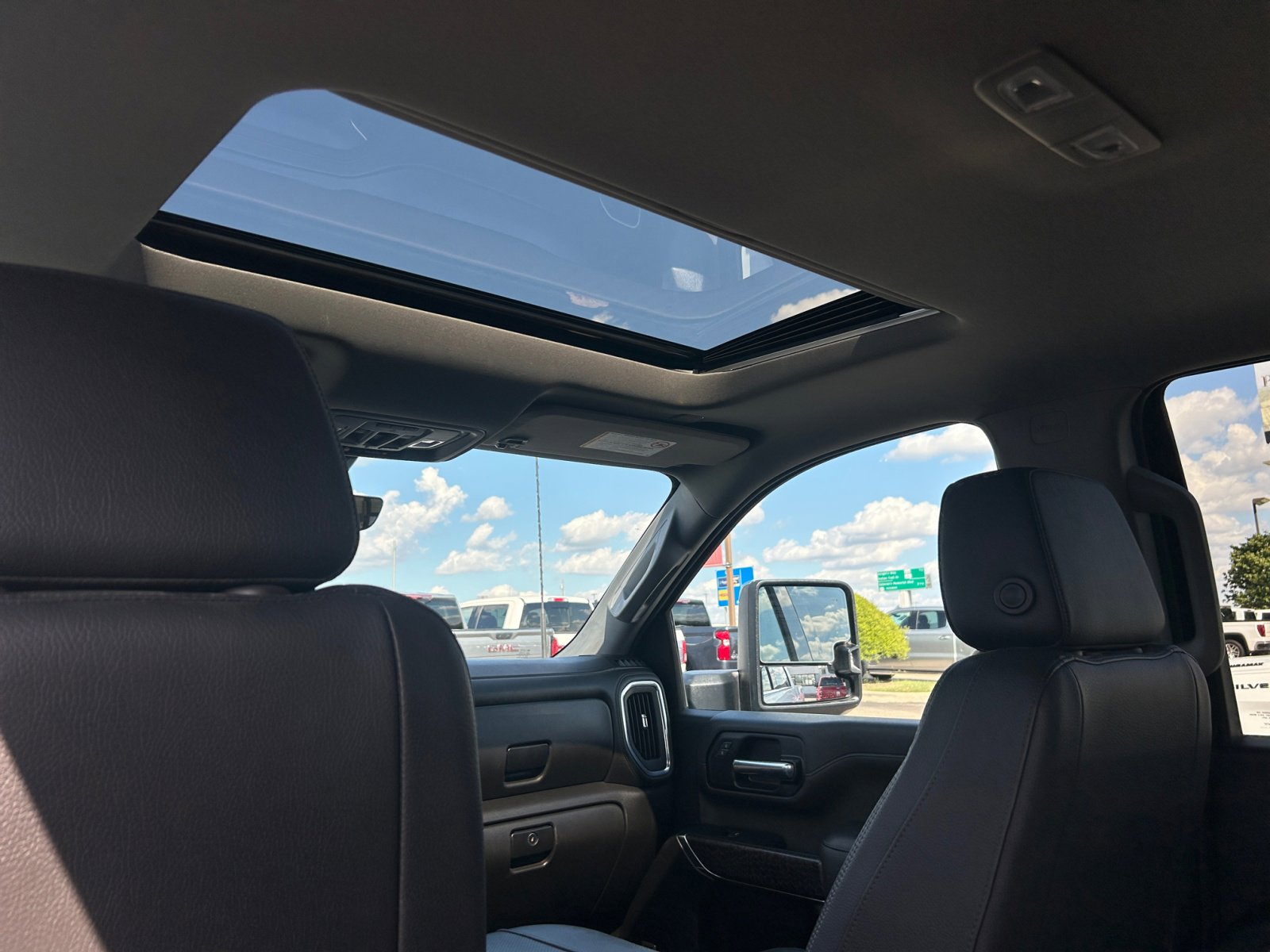 Used 2023 GMC Sierra 3500 Denali w/ Denali Ultimate Package image 19