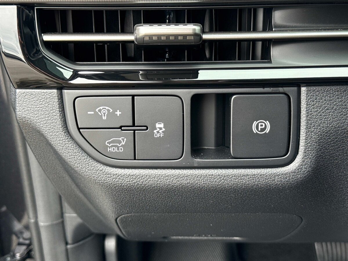 Used 2026 Kia Sportage EX FWD image 32