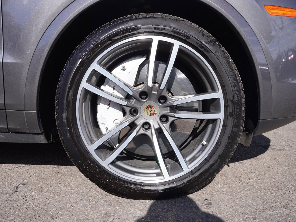 Used 2020 Porsche Cayenne Turbo image 26