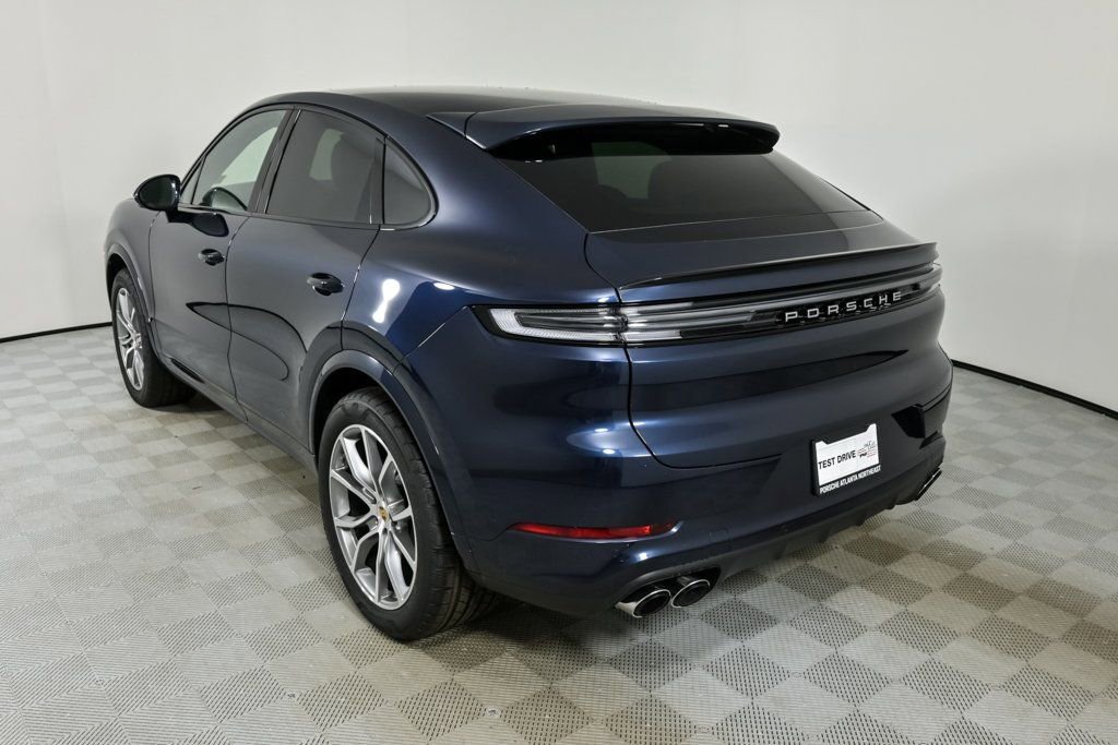 Certified 2025 Porsche Cayenne Coupe image 3
