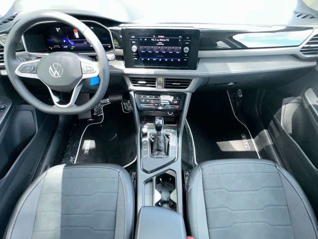 New 2026 Volkswagen Taos SE FWD image 24