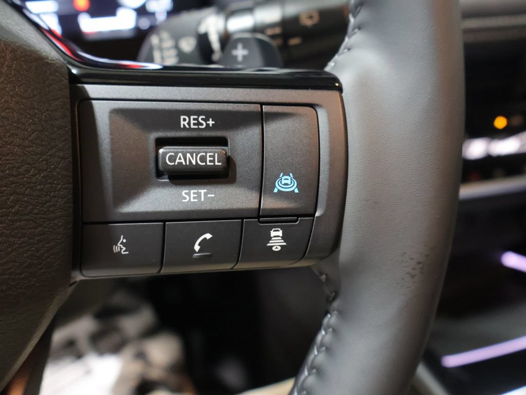 Used 2025 Nissan Rogue Platinum w/ Platinum Premium Package AWD/4WD image 34