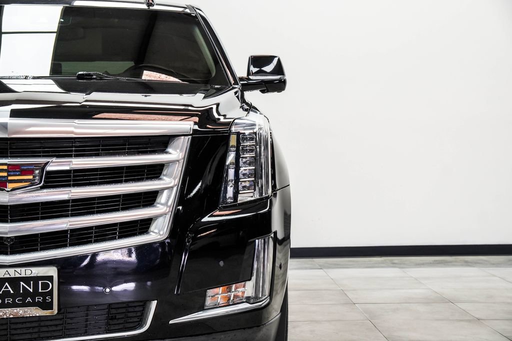 Used 2020 Cadillac Escalade Luxury image 4