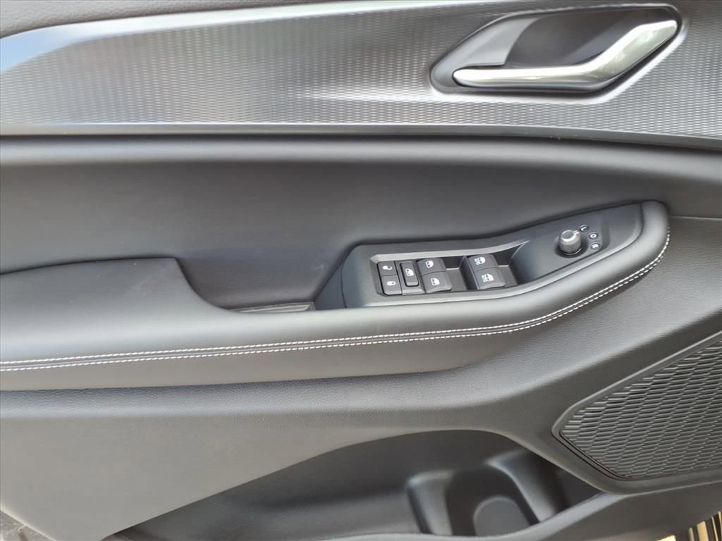 New 2025 Jeep Grand Cherokee L Laredo image 10