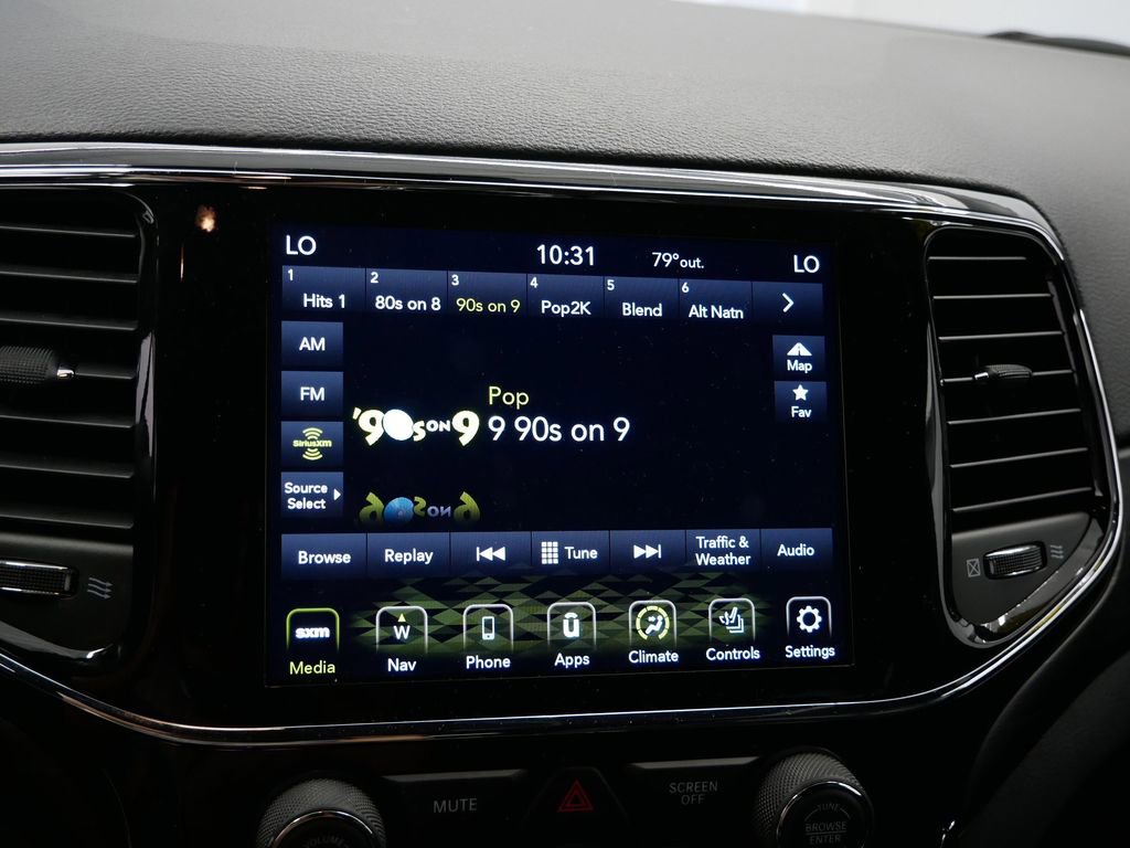 Certified 2022 Jeep Grand Cherokee Laredo X image 29