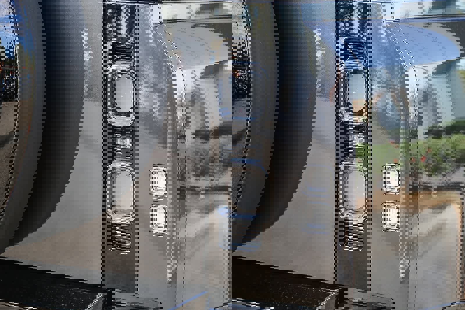 New 2025 Land Rover Defender 130 V8 image 9