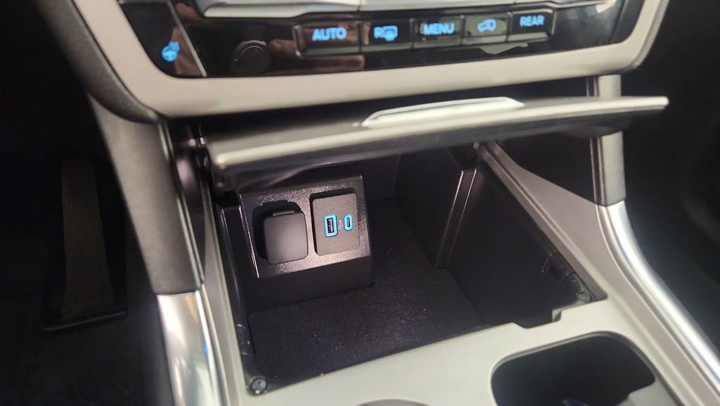 Used 2023 Ford Explorer XLT w/ Equipment Group 202A image 20