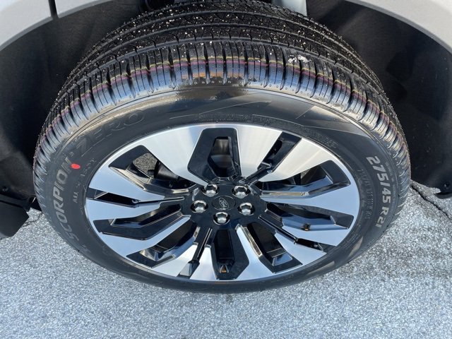 New 2026 Ford Explorer Platinum image 17