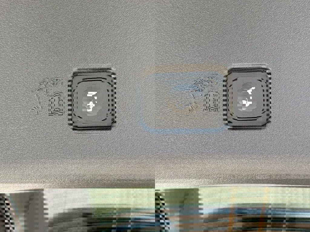 New 2025 Lincoln Nautilus Premier w/ Equipment Group 102A image 17