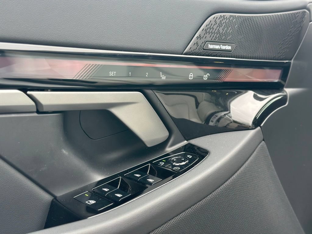 New 2026 BMW 530i xDrive w/ Premium Package AWD/4WD image 19