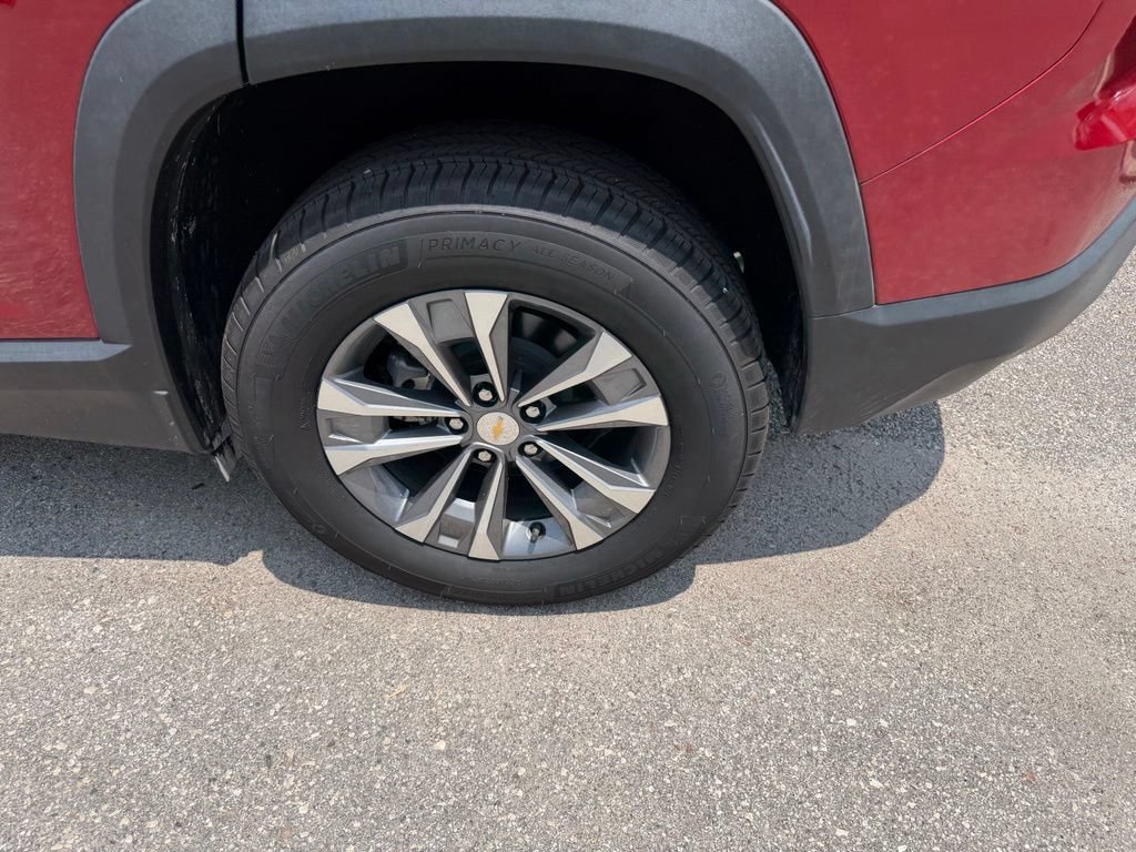 Used 2025 Chevrolet Equinox LT w/ Safety and Technology Package AWD/4WD image 9