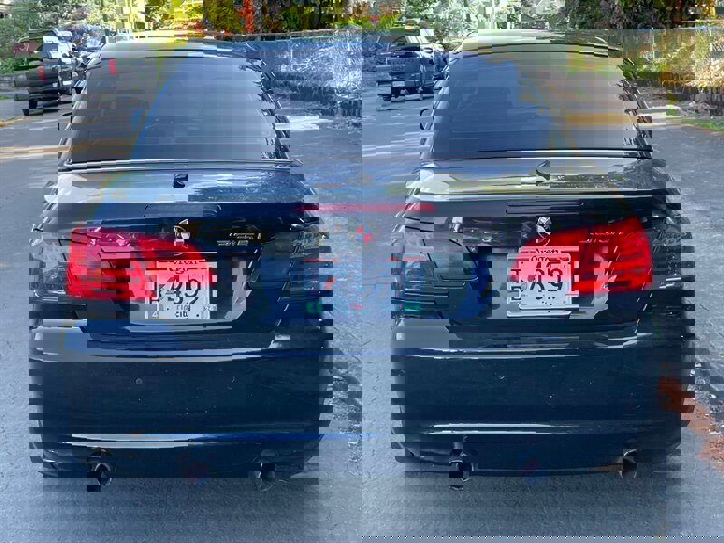 Used 2013 BMW 335i Convertible image 10