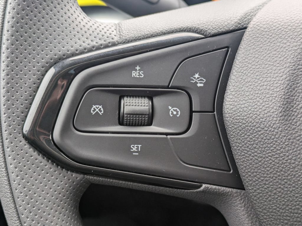 New 2026 Chevrolet Trax LT FWD image 24
