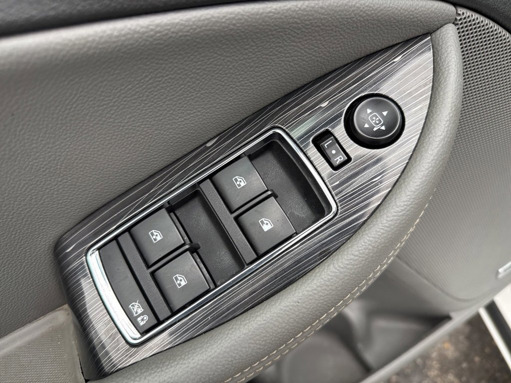 Used 2017 Chevrolet Impala Premier w/ Enhanced Convenience Package image 14