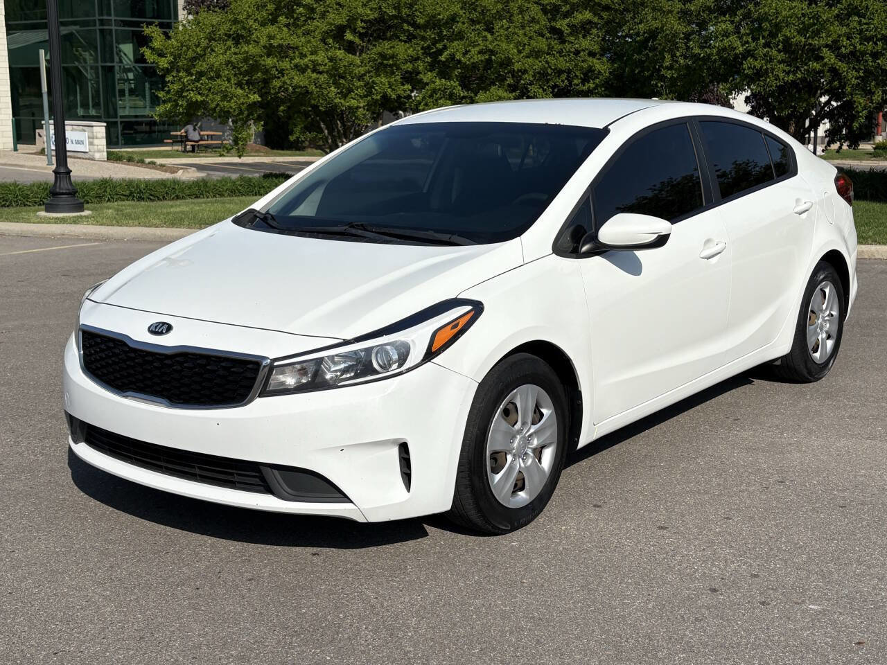 Used 2017 Kia Forte LX image 2