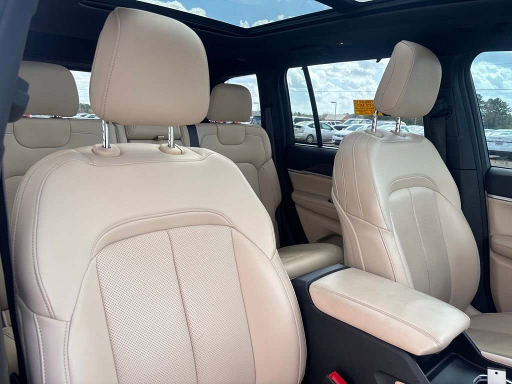 Used 2024 Jeep Grand Cherokee Limited w/ Luxury Tech Group II image 22