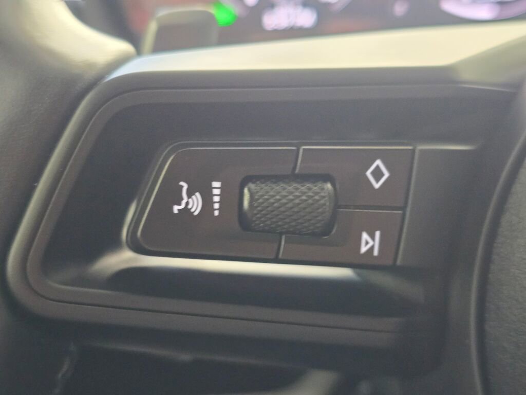 Certified 2025 Porsche Cayenne image 44