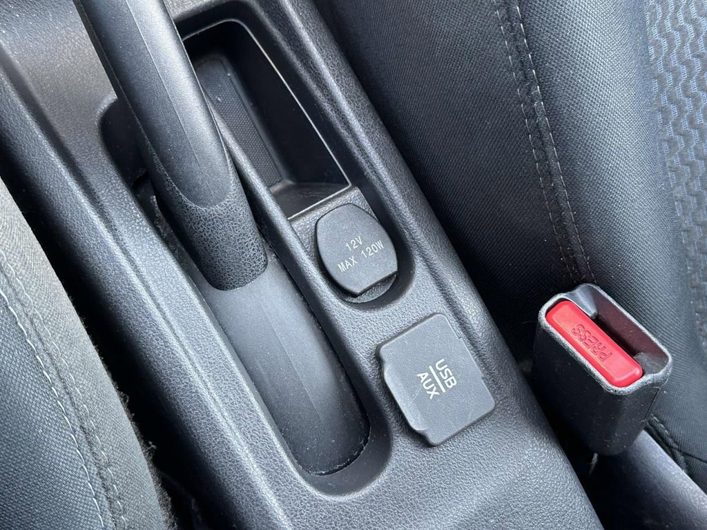 Used 2015 Nissan Versa Note SV image 34