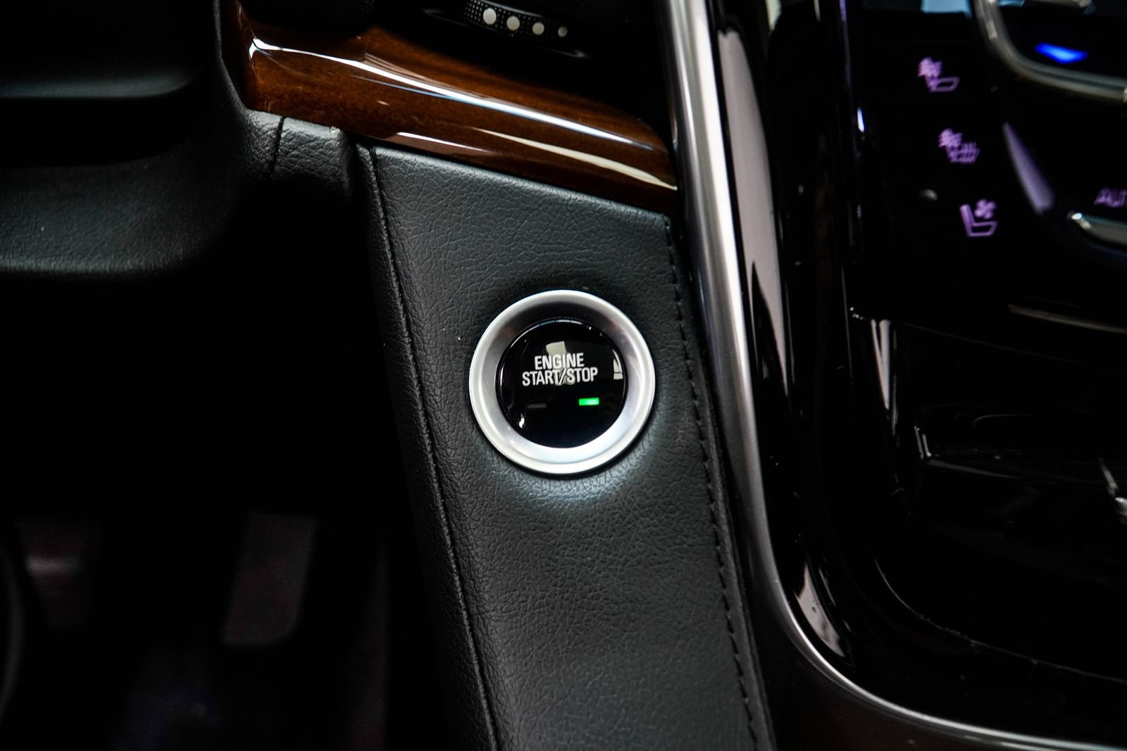 Used 2020 Cadillac Escalade Luxury RWD image 22