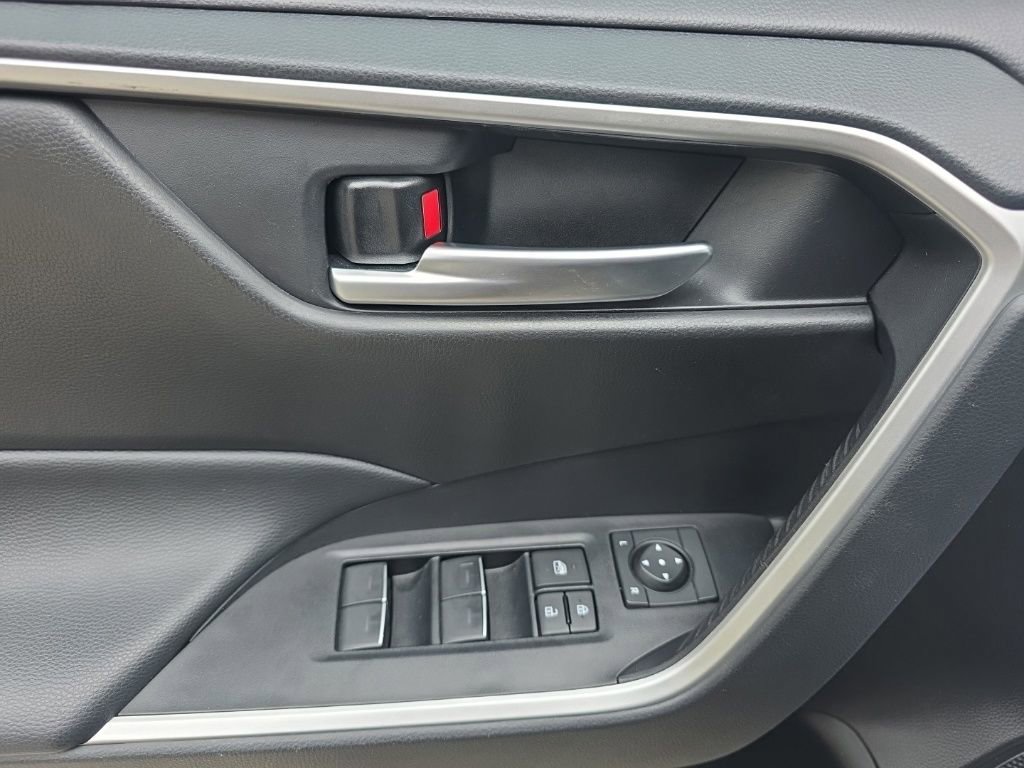 Used 2024 Toyota RAV4 XLE image 20
