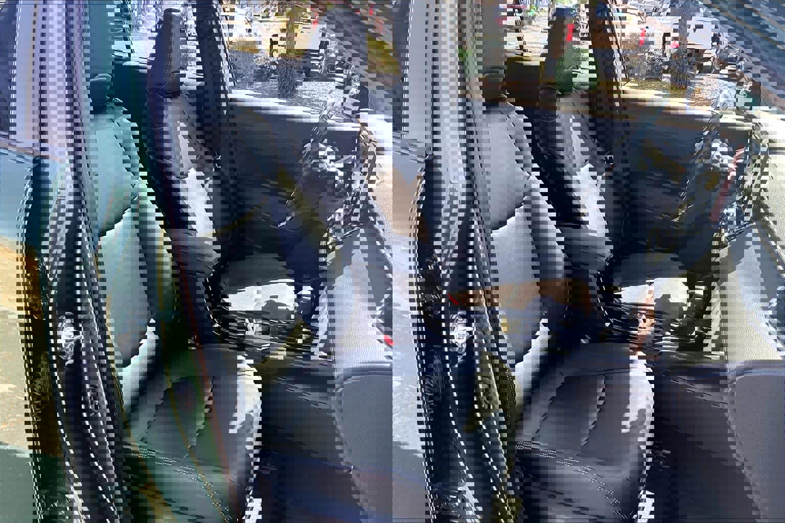 Used 2022 Toyota Corolla Cross XLE w/ Convenience Package image 8