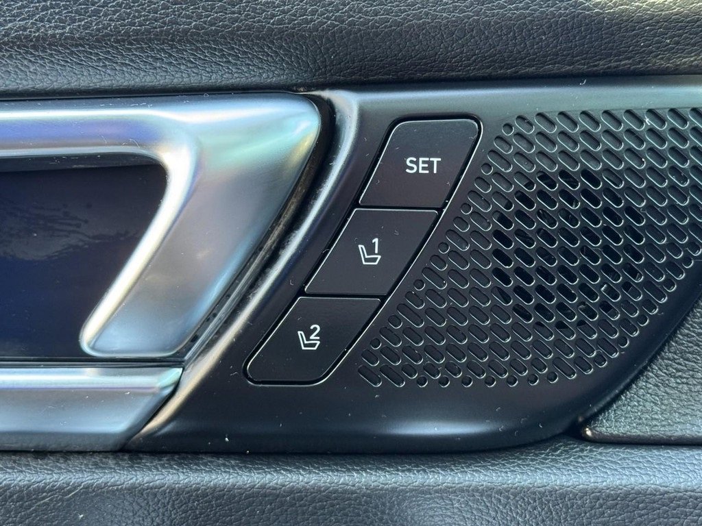 Used 2020 Kia Telluride SX image 17