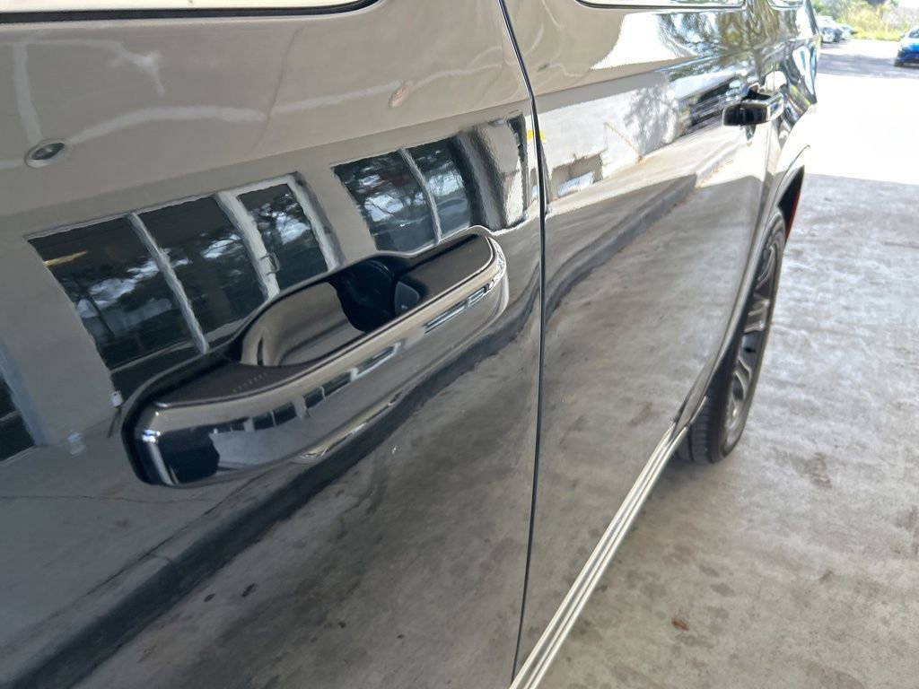 Used 2024 Jeep Grand Wagoneer L 4WD image 16