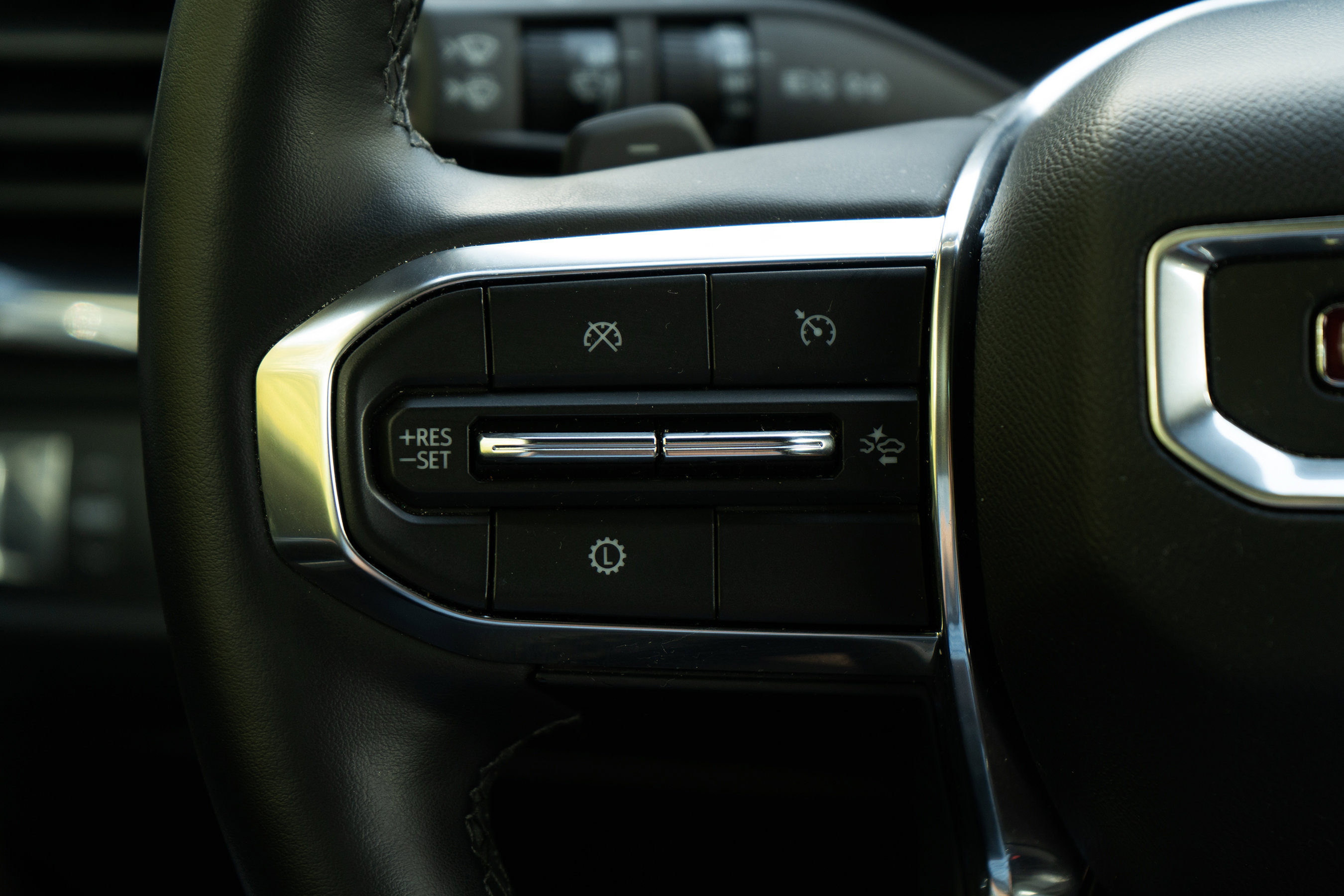 Used 2025 GMC Acadia Elevation image 21