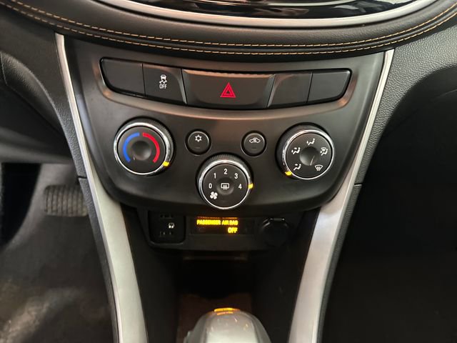 Used 2022 Chevrolet Trax LT w/ LT Convenience Package image 28