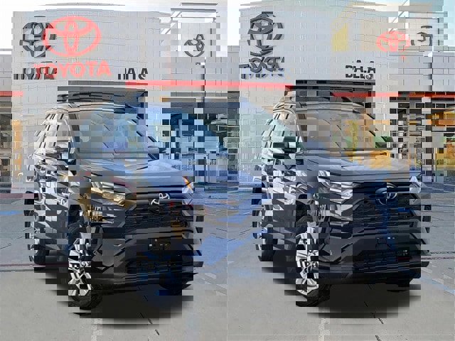 Used 2023 Toyota RAV4 XLE image 1