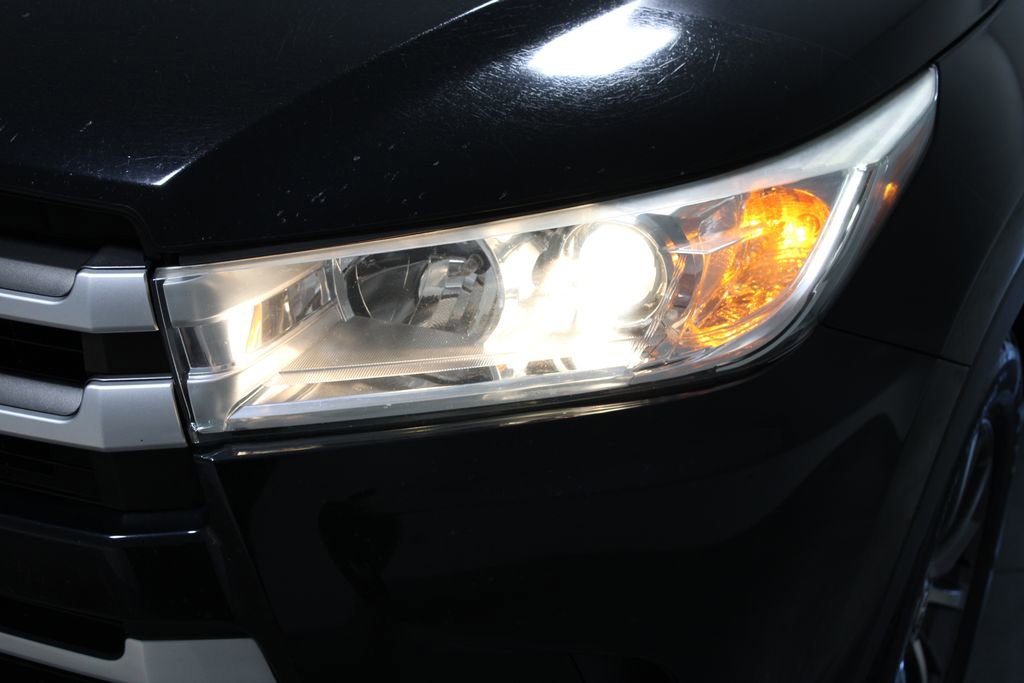 Used 2017 Toyota Highlander XLE image 55