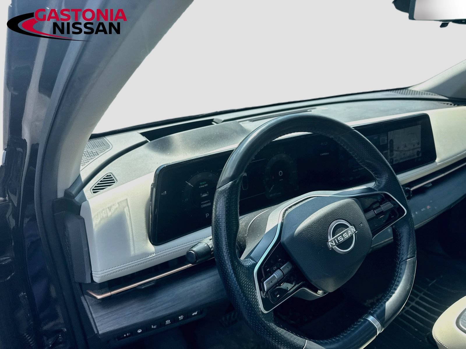 Used 2023 Nissan Ariya FWD image 11