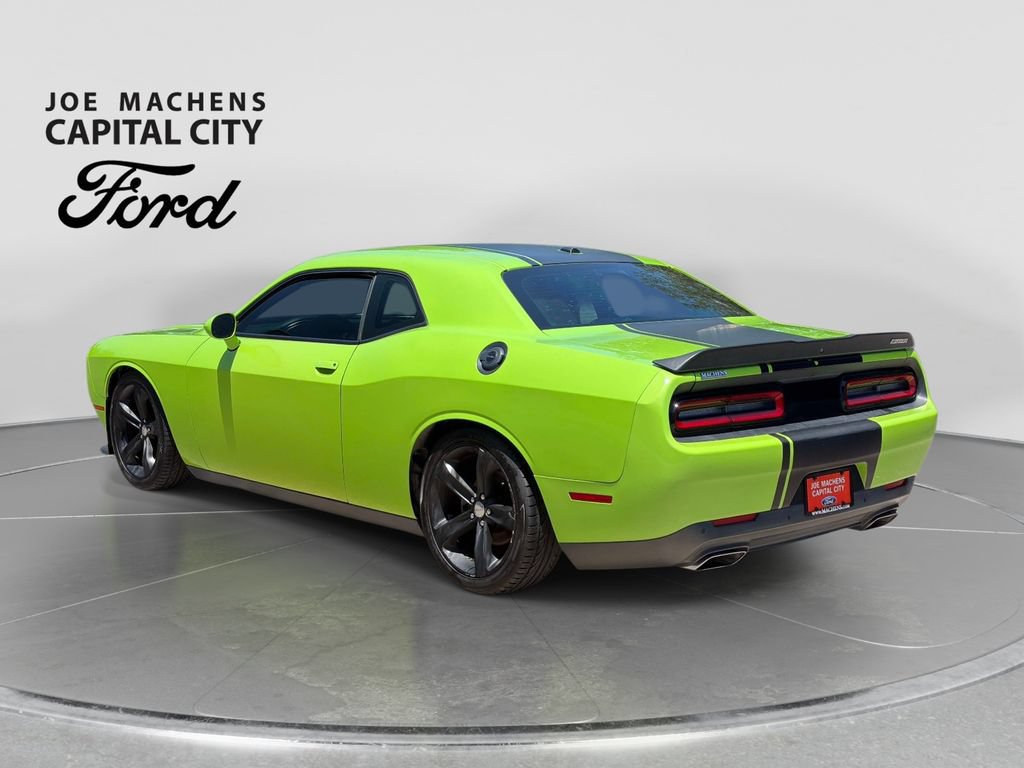 Used 2015 Dodge Challenger R/T RWD image 7