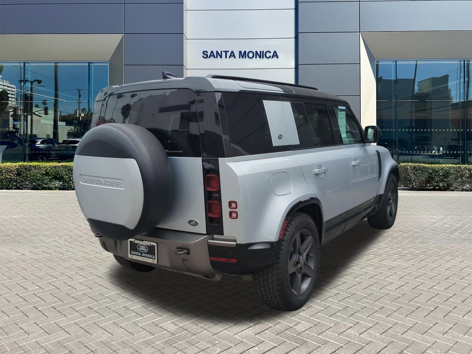 Used 2021 Land Rover Defender 110 X-Dynamic HSE AWD/4WD image 5