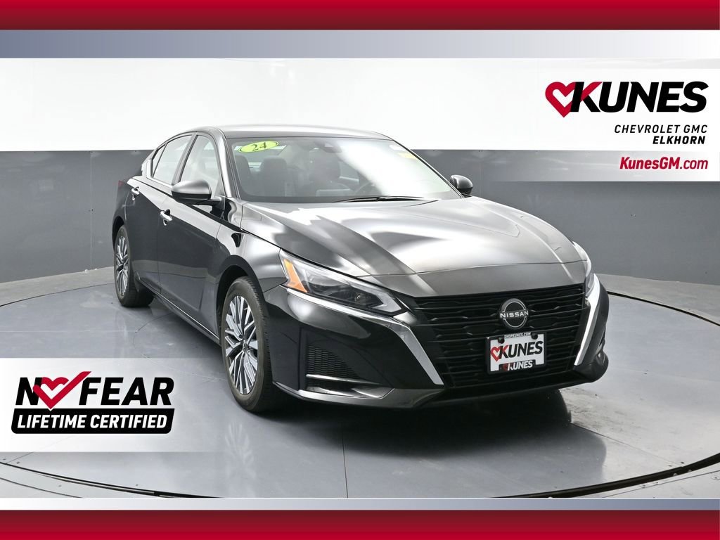 Used 2024 Nissan Altima 2.5 SV image 1