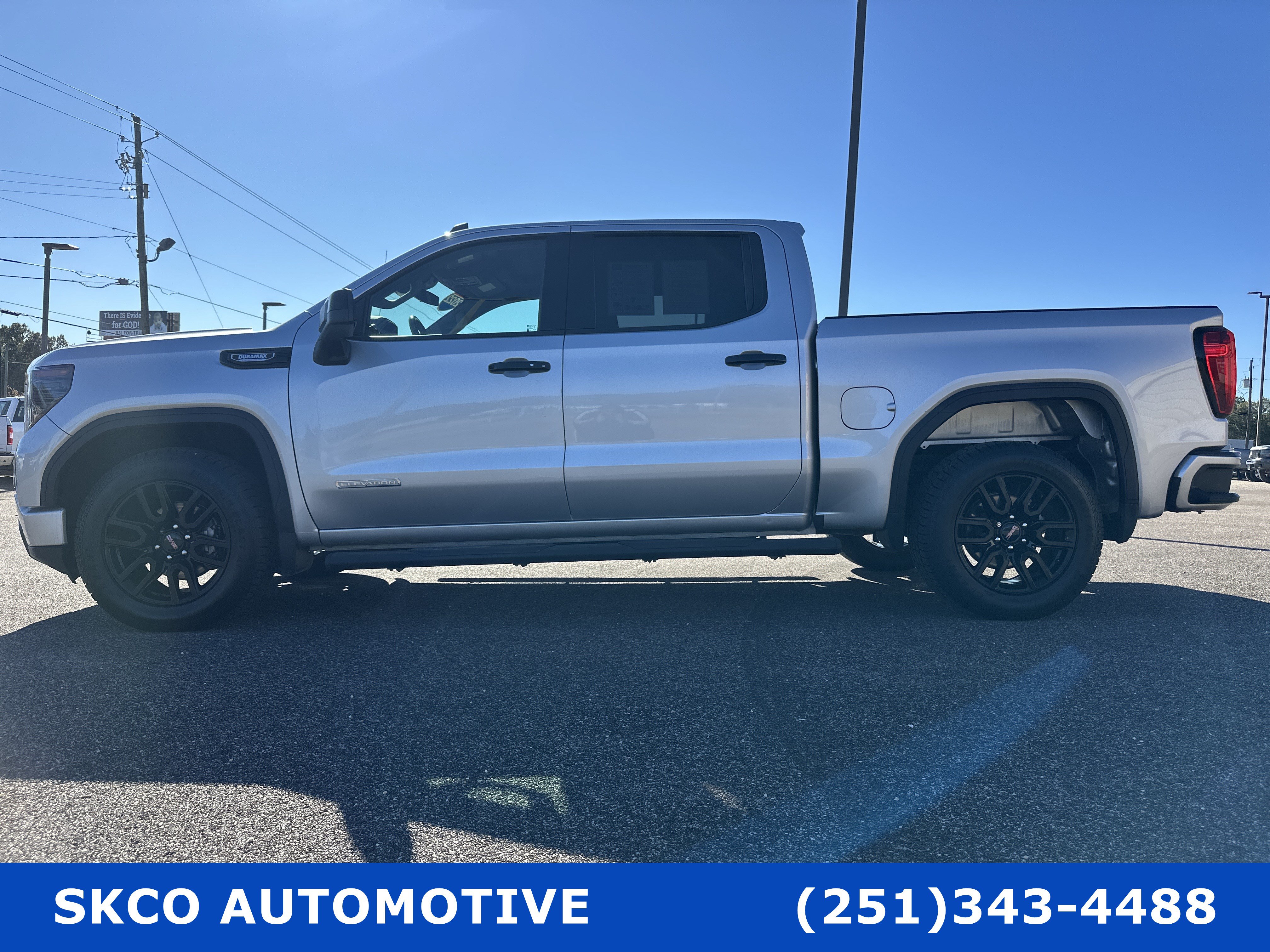Used 2022 GMC Sierra 1500 Elevation RWD image 2
