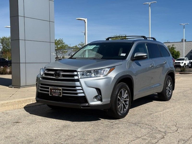 Used 2018 Toyota Highlander XLE AWD/4WD image 7