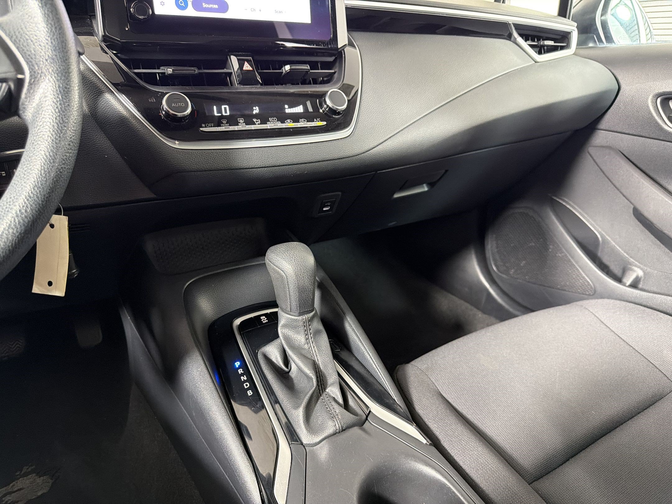 Used 2024 Toyota Corolla LE FWD image 15