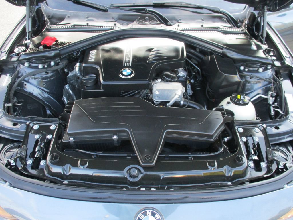 Used 2015 BMW 320i I image 18
