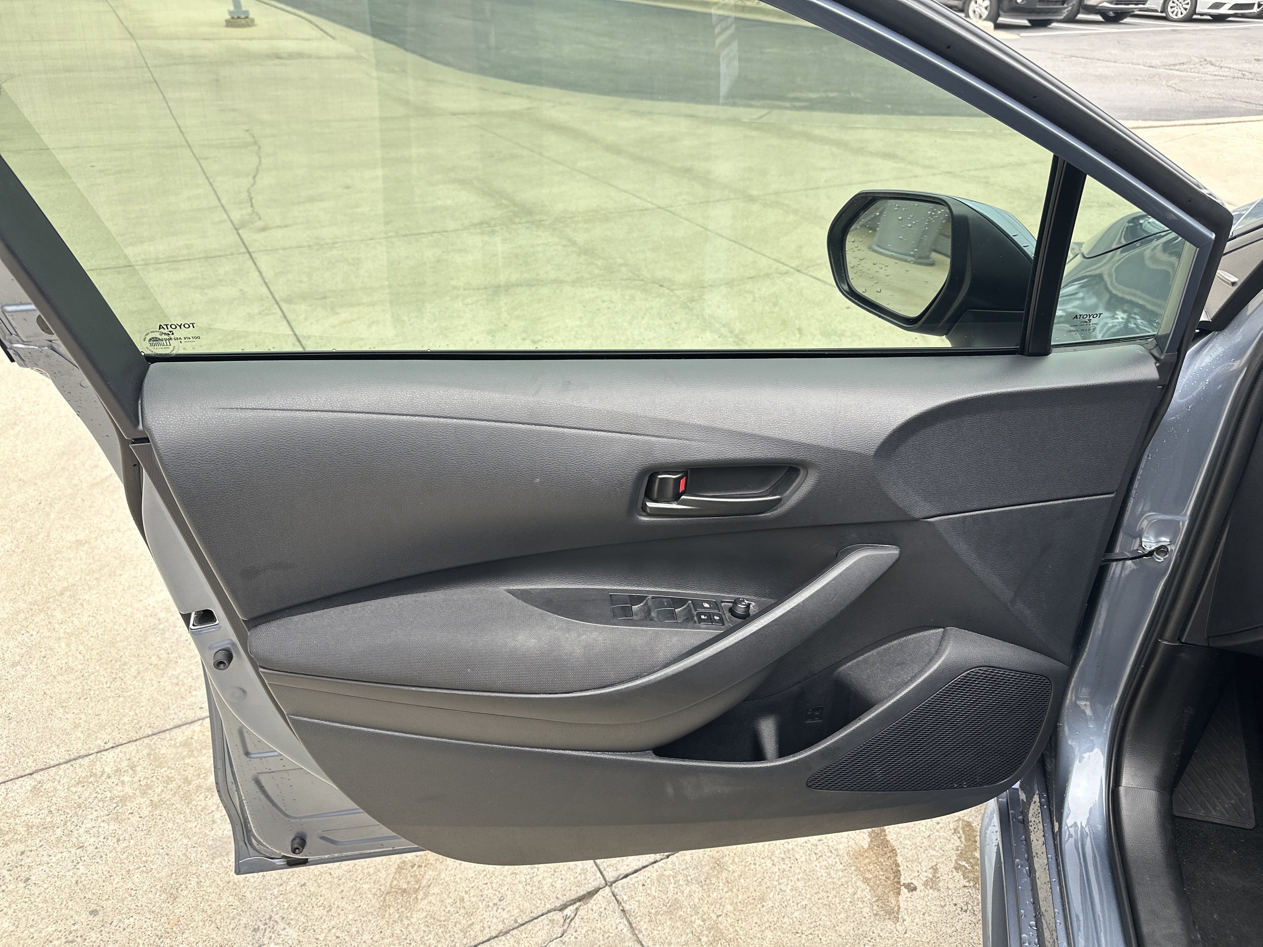 Used 2025 Toyota Corolla LE FWD image 13