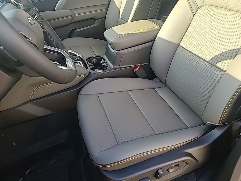 New 2026 Chevrolet Colorado ZR2 w/ Technology Package image 14