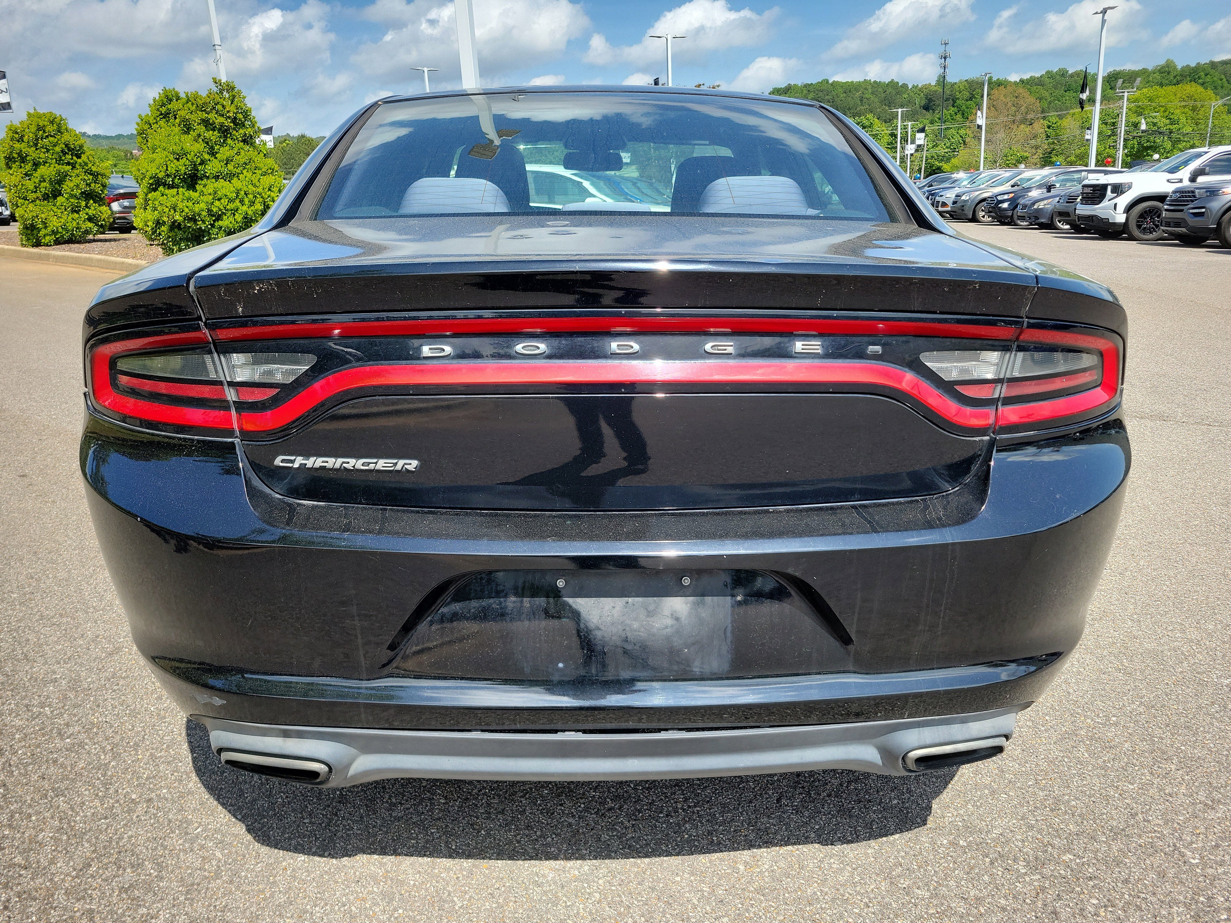 Used 2016 Dodge Charger SE RWD image 23
