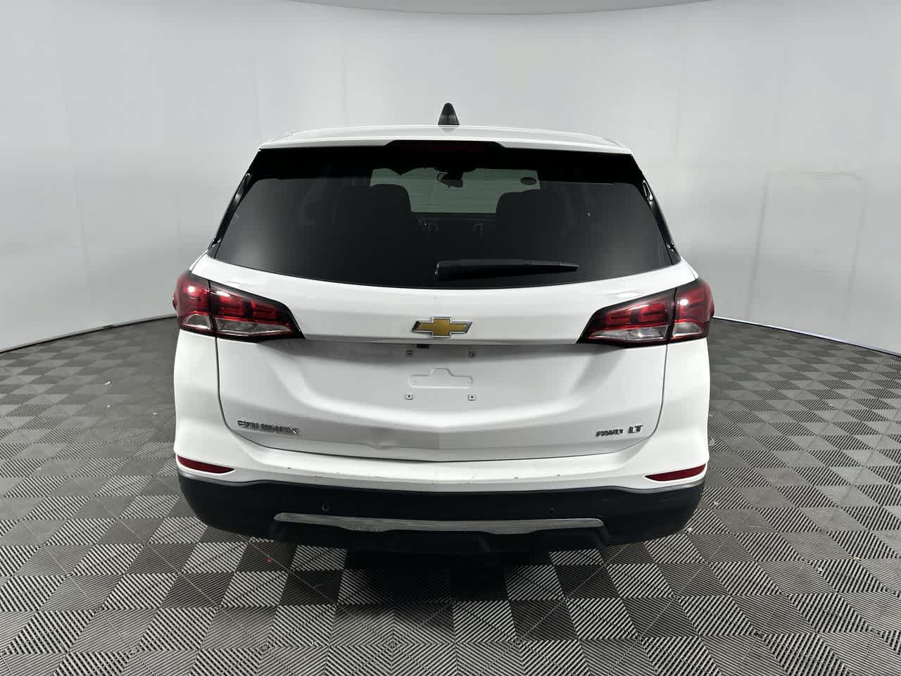 Used 2024 Chevrolet Equinox LT AWD/4WD image 17